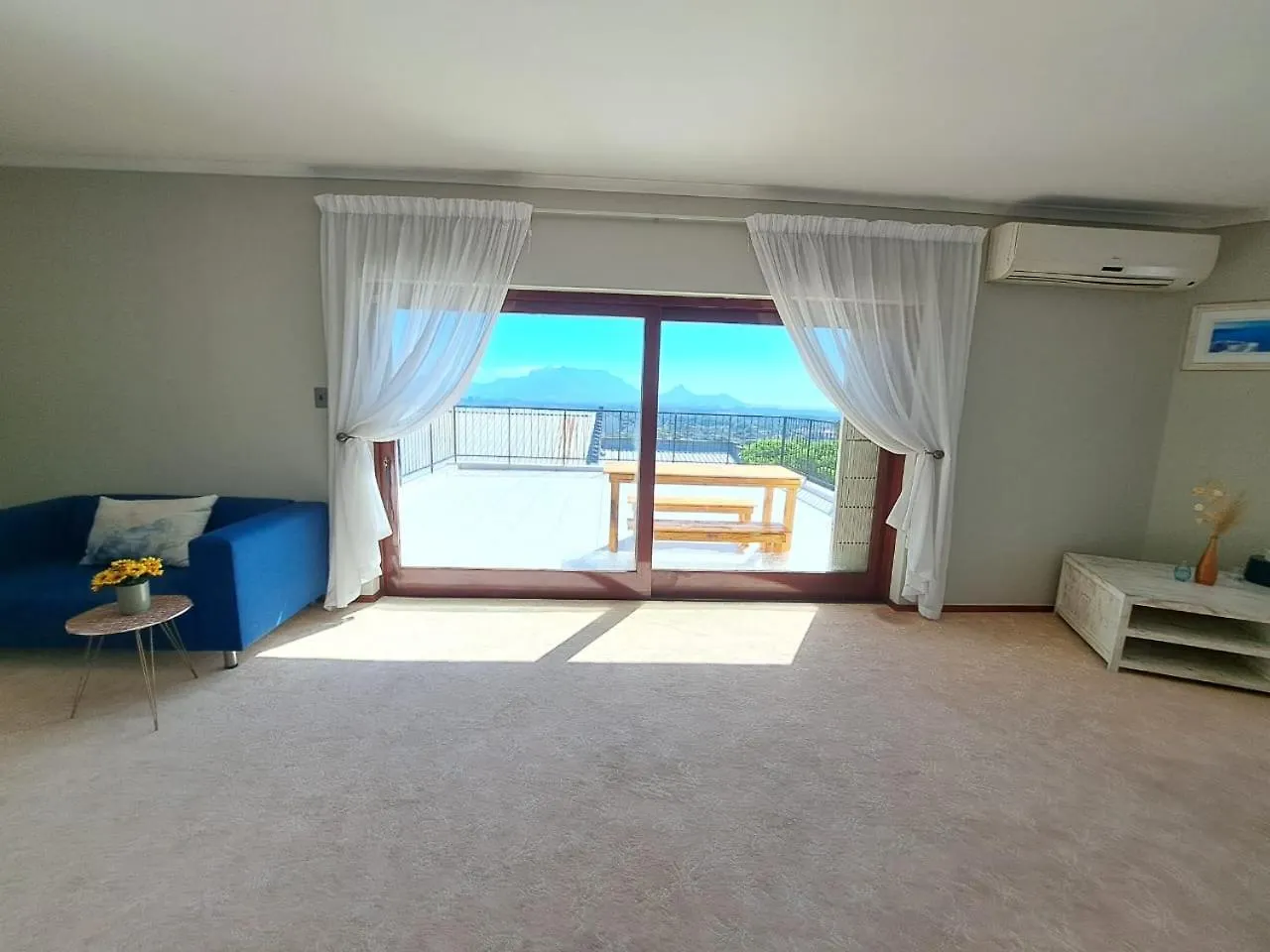 Apartment Grace Space In Plattekloof Cape Town