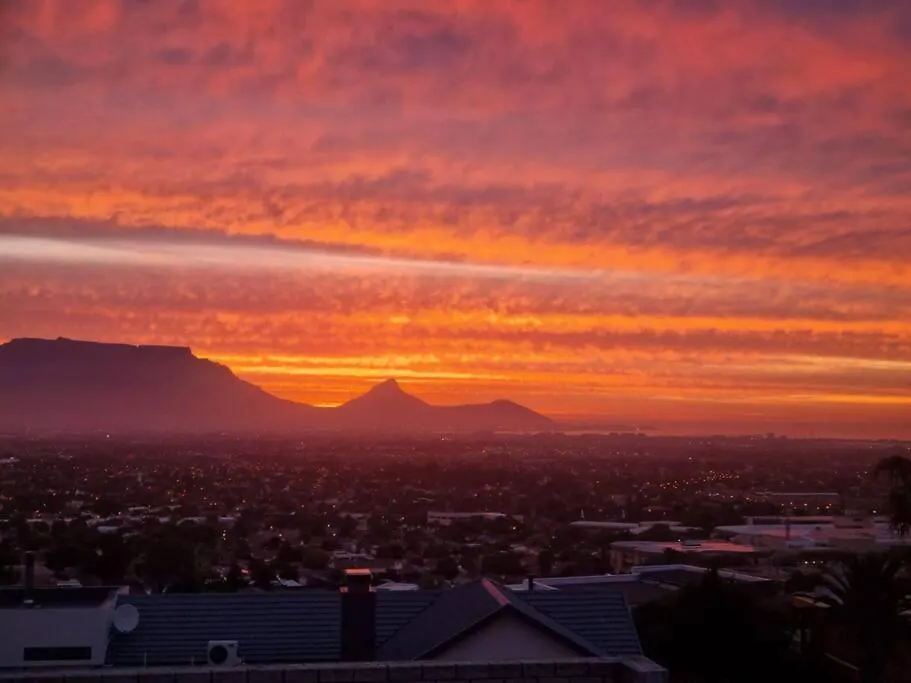 Apartment Grace Space In Plattekloof Cape Town